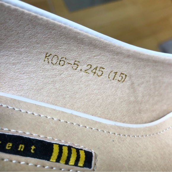 CREAM leather point toe gold buckle kitten heel shoe 8 - Picture 3 of 11